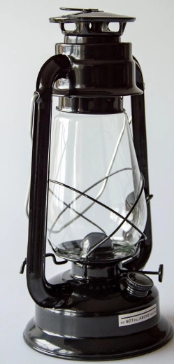 Petrooleumilamp 30 cm must