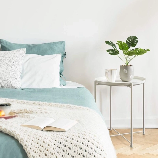 Round metal table in loft style - white