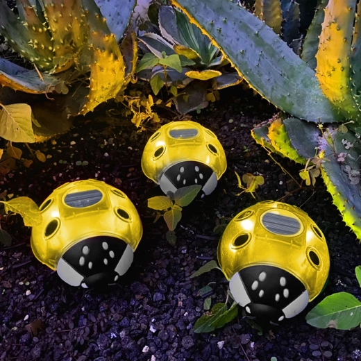 Kollane 6 LED-iga päikeseenergial töötav lepatriinu-aiavalgusti