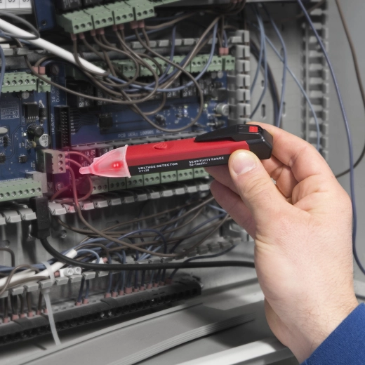 Non-contact voltage detector with LED flashlight