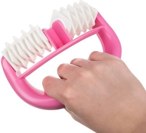 Käsimassaažija topeltrullikutega