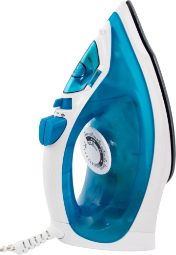 2200 W võimsus ja tugev auruhoog