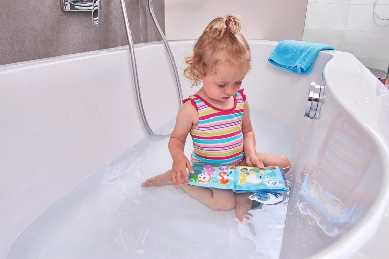 Ujuv veekindel raamat