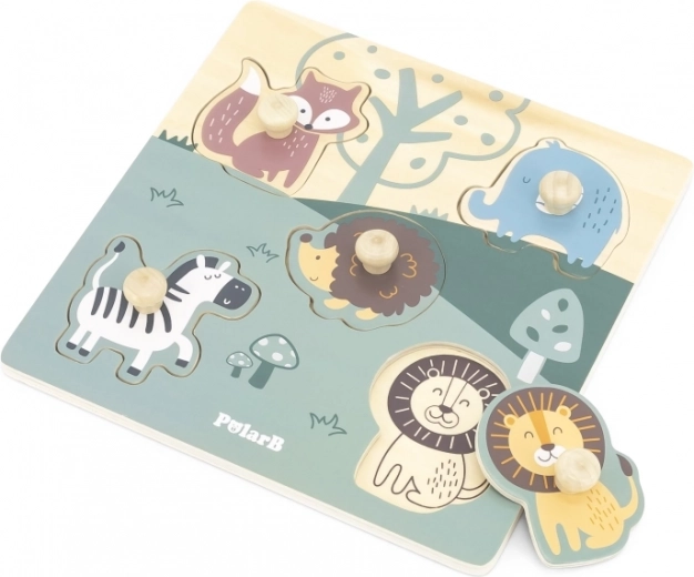 Lihtne haarata tänu puidust nuppudele