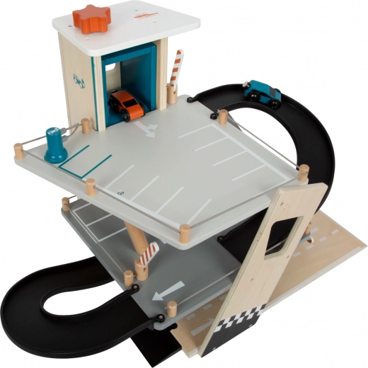 Kolm korrust lõbu toimiva liftiga