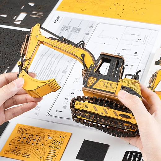 395 täpselt väljalõigatud detaili