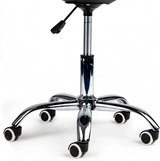 Stabiilne kroomitud alus kummiratastega