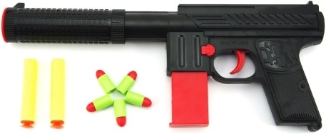 Realistlik välimus summuti ja salvega