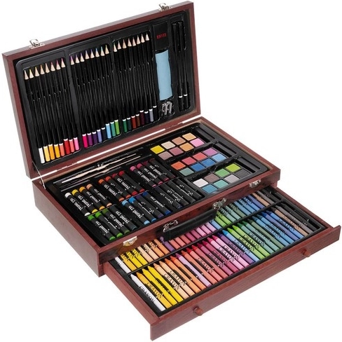 Ülevaatlikult paigutatud 148-osaline varustus