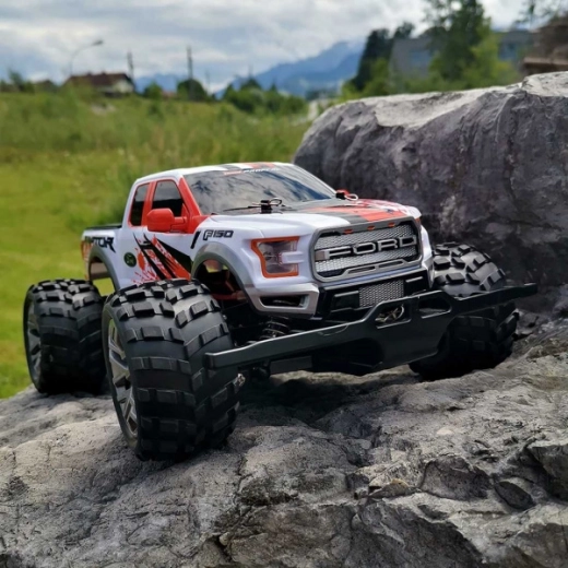 4x4-vedu ja õliamordid maksimaalse haarduvuse tagamiseks