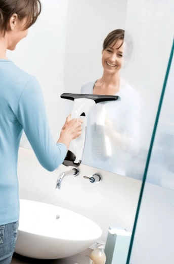 Kiire peeglite ja dušipindade kuivatamine