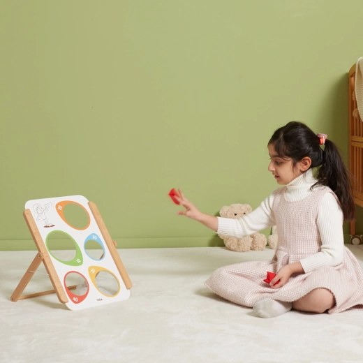 Puidust raam ja kolm kotti